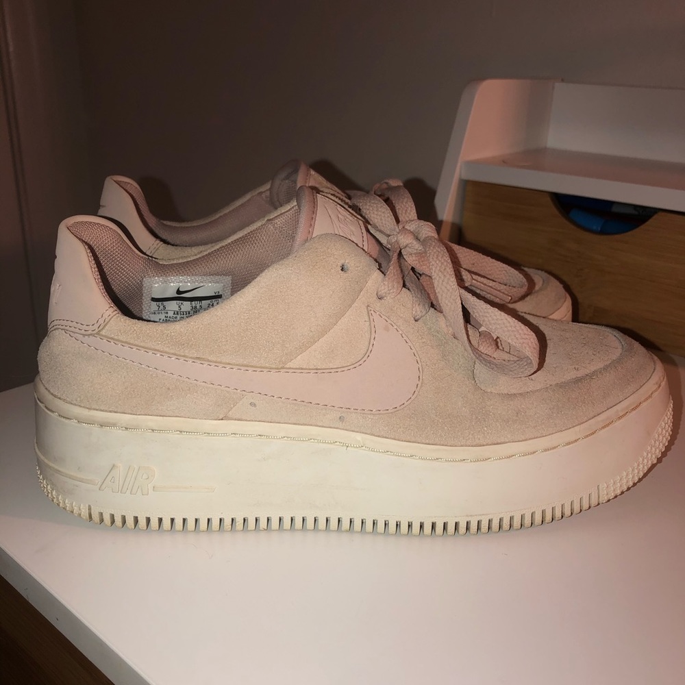 NIKE Air Force 1 Sage Low Pink Suede size 7.5
